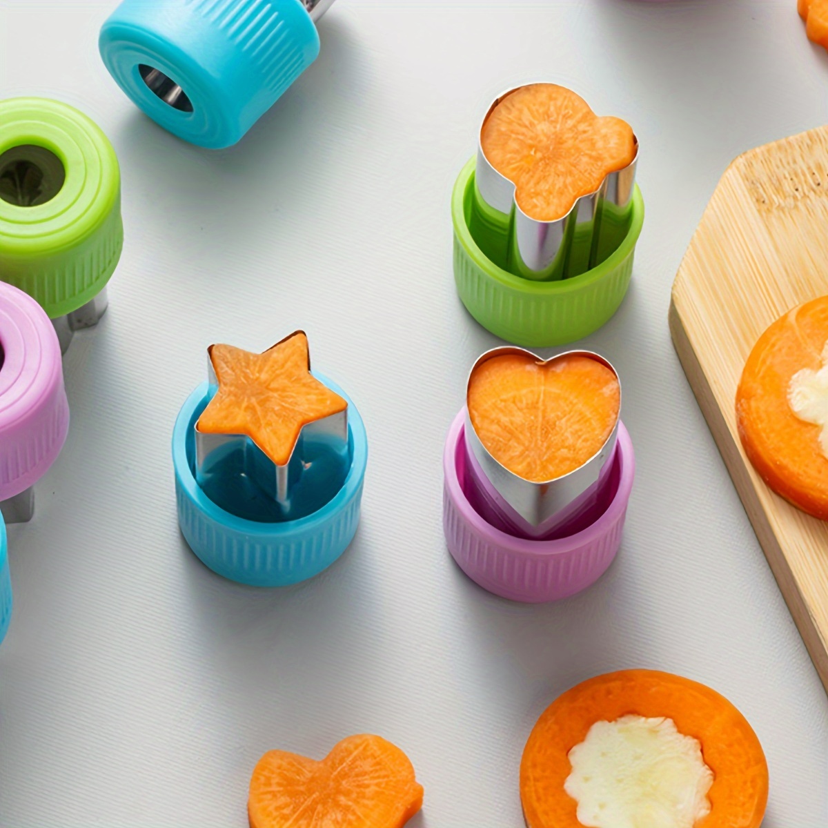 Kitchen Gadgets Cutting Tools - เครื่องตัดผักรูปดาวหัวใจ ด้ามจับพลาสติก 3 ชิ้น อุปกรณ์ทำครัวแบบพกพา ที่ตัดผลไม้สแตนเลส
